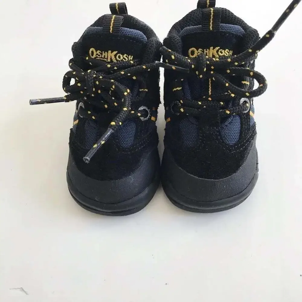 Oshkosh black leather lace up shoes EUC size 3